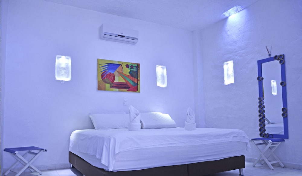 Deluxe Double Room, 1 King Bed, Private Bathroom, Mountain View photo 2