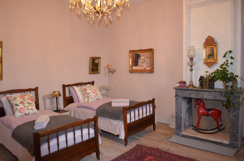 Classic Double or Twin Room, Garden View