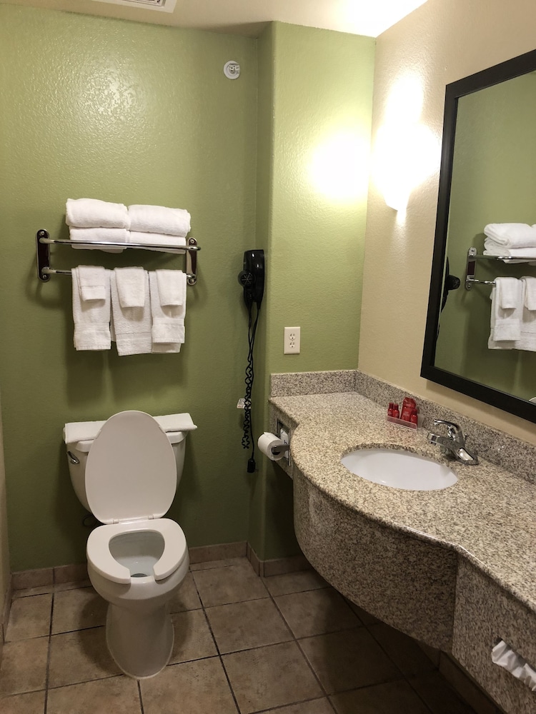 Suite, Multiple Beds, Accessible, Bathtub - Photo 5