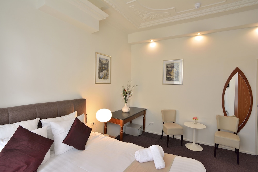 Basic Double or Twin Room photo 3
