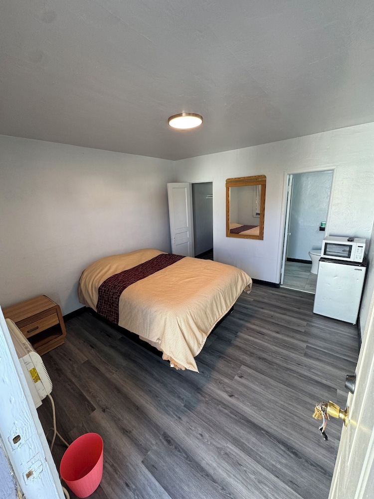 Basic Single Room photo 1