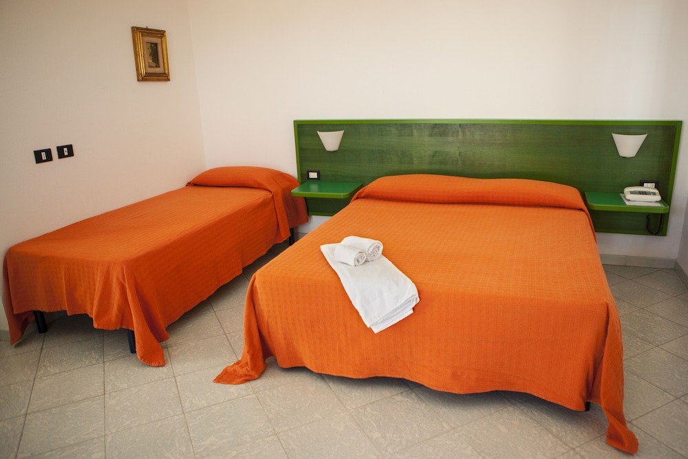 Comfort Triple Room, Ocean View - Photo 4