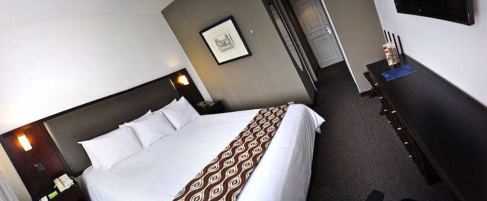 Deluxe Room, 1 King Bed, Non Smoking photo 1