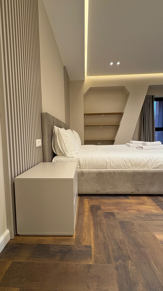 Apartment, Balcony, City View