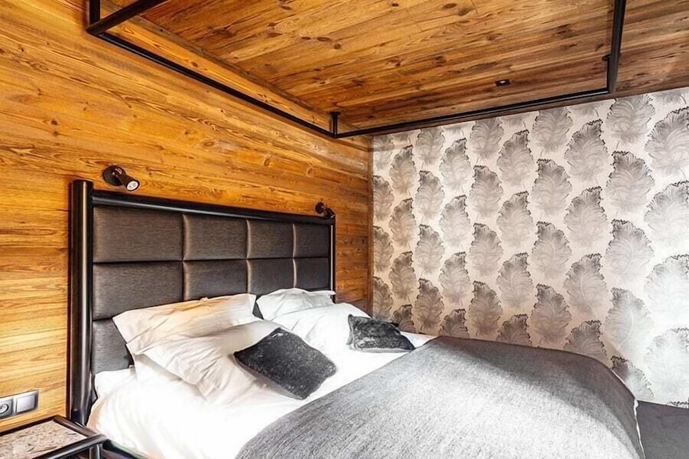 Double Room (Above) photo 1