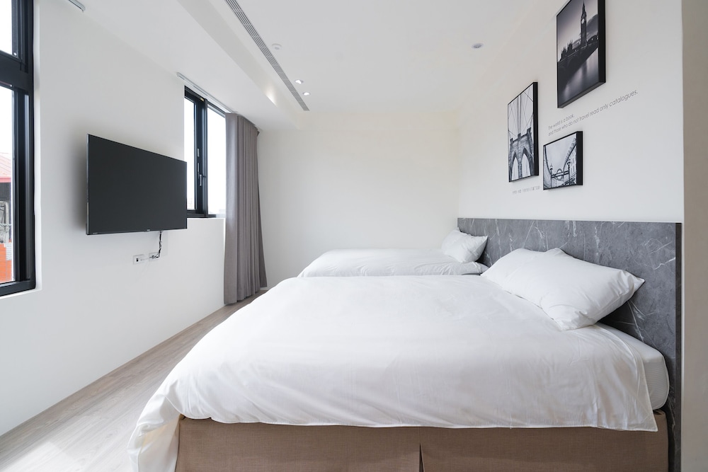 Classic Quadruple Room, 1 Bedroom, Non Smoking - Photo 2