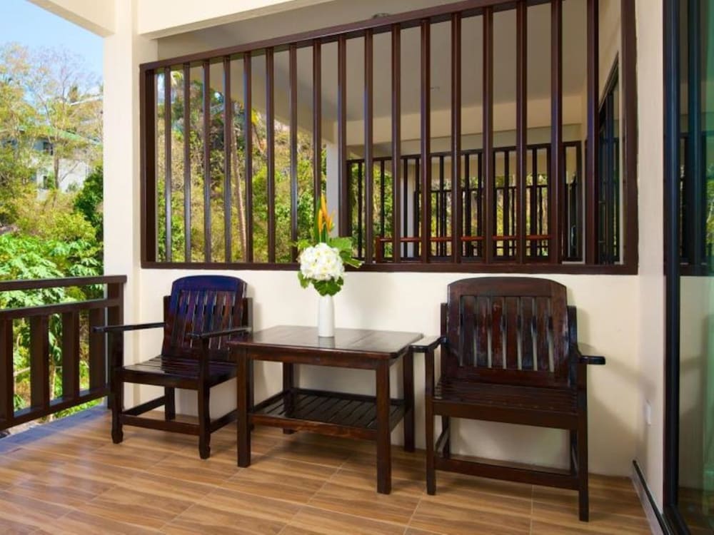 Jungle House furthest away from the beach with 2 Single beds photo 3