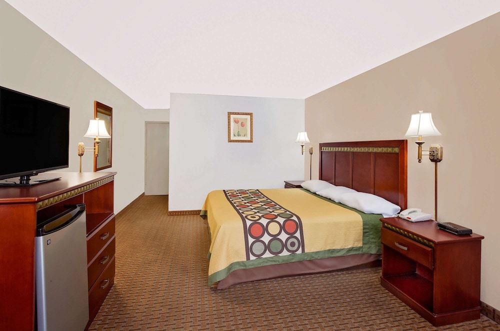 Standard Room, 1 King Bed - Photo 1