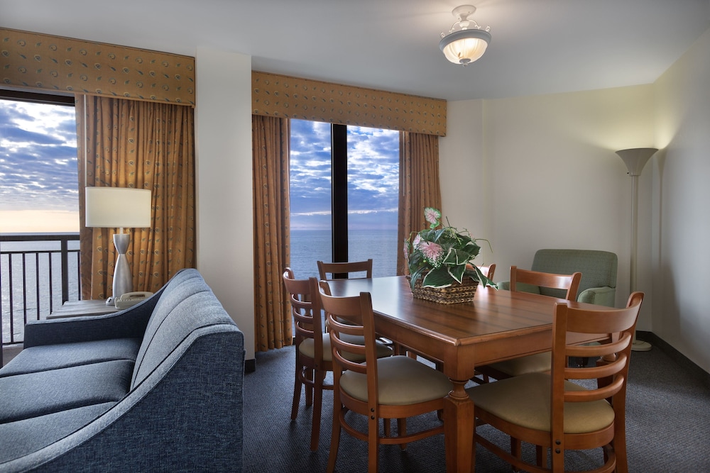Condo, 2 Bedrooms photo 3