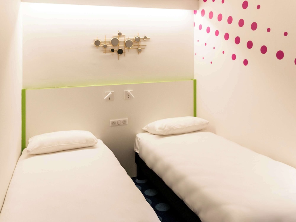 Standard Room, 2 Twin Beds - Photo 1