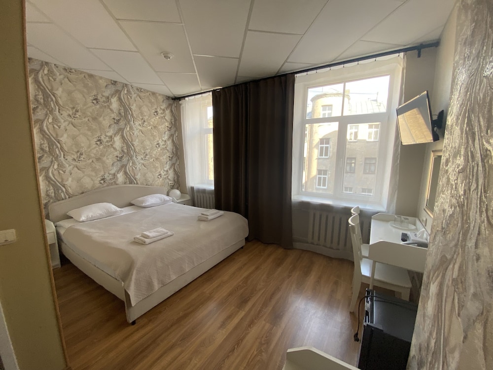 Double Room - Photo 7