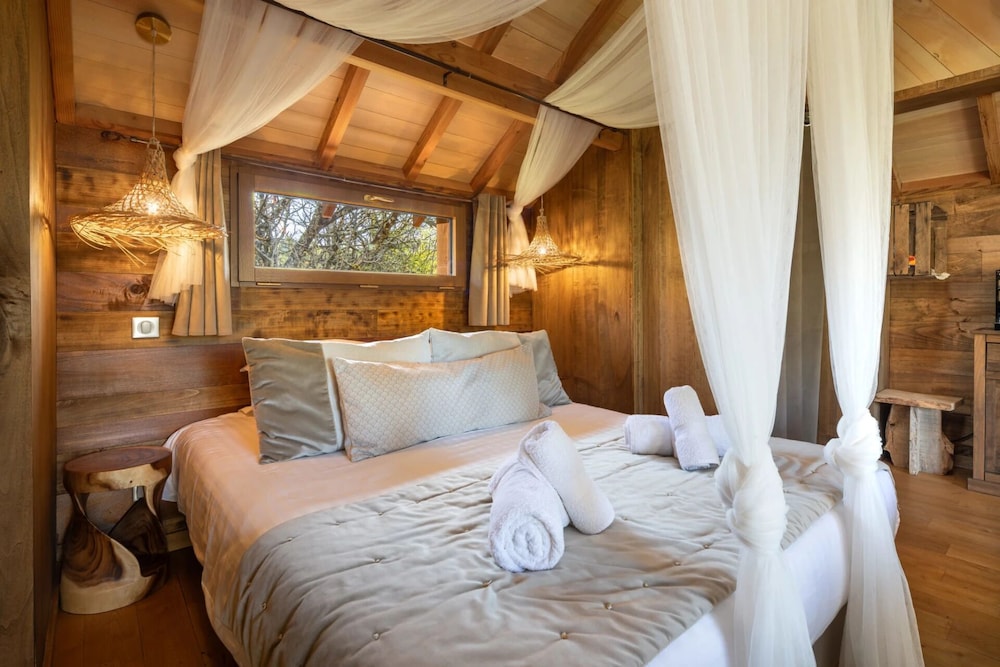 Comfort Tree House, Patio, Garden View photo 2