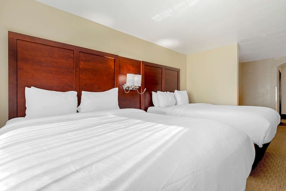 Suite, 2 Queen Beds, Non Smoking