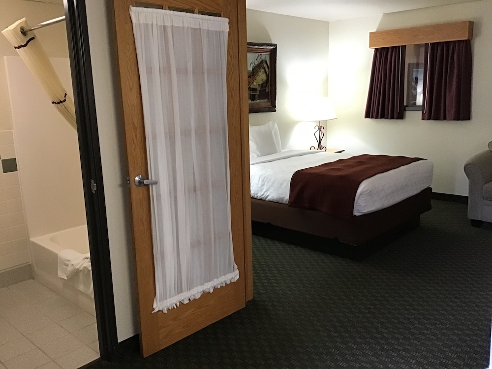 Luxury Suite, Multiple Beds, Non Smoking (Two-Bedroom Suite) photo 2