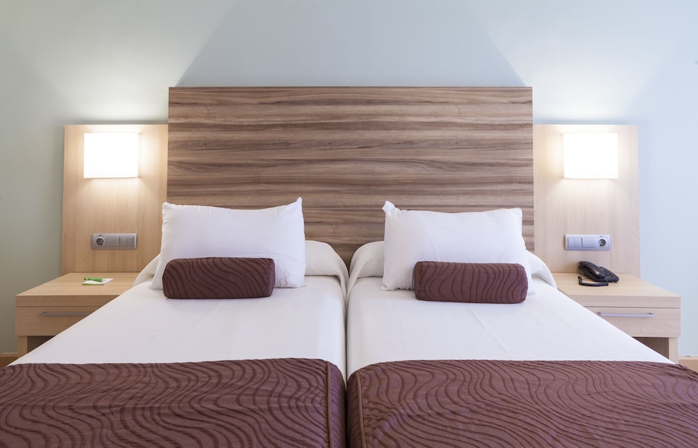 Standard Double or Twin Room, Balcony photo 2