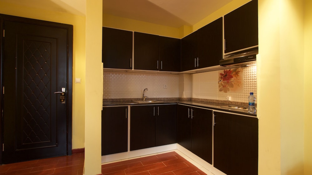 Family Apartment, 2 Bedrooms, City View photo 3