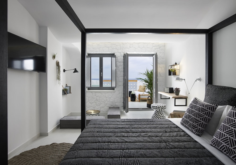 Deluxe Room, Sea View (Outdoor Jetted Tub)
