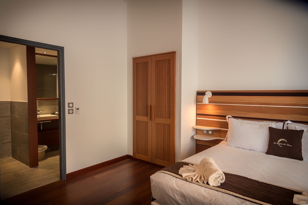 Luxury Triple Room, Pool View photo 3