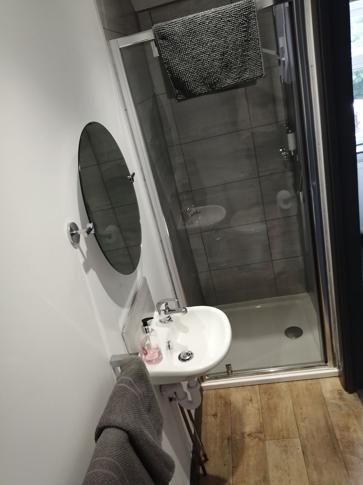 Double Room (No 2) photo 3
