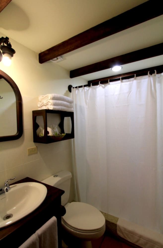 Room, 1 Queen Bed photo 3