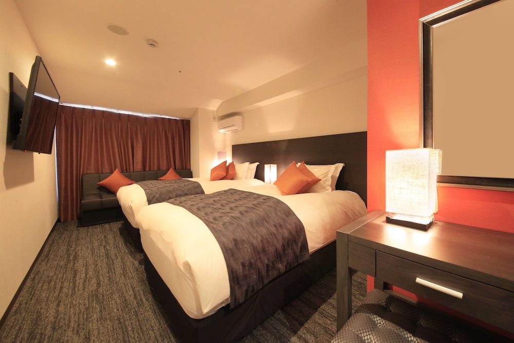 Superior Twin Room, Smoking - Extra Sofa Bed is from 3rd adult