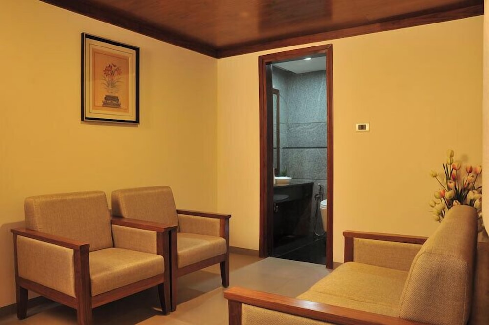 Royal Studio Suite