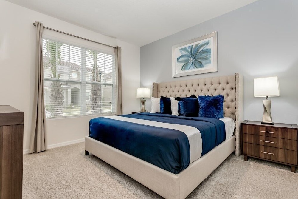 Villa (7028OAKWOOD)