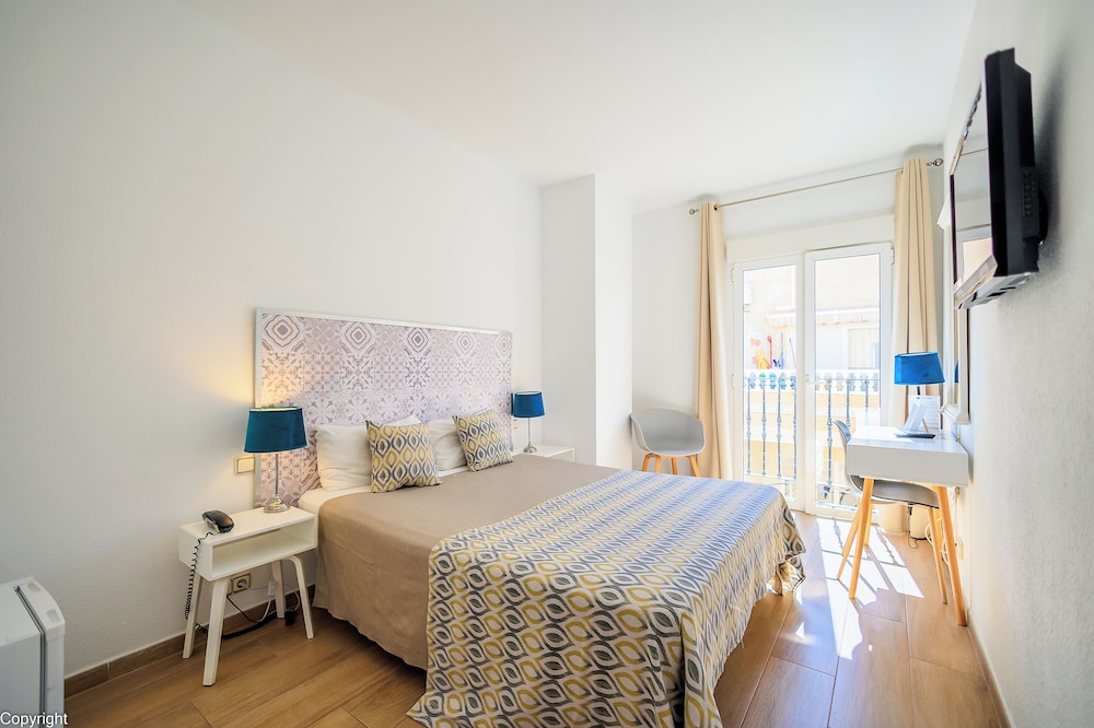 Standard Double or Twin Room - Photo 19