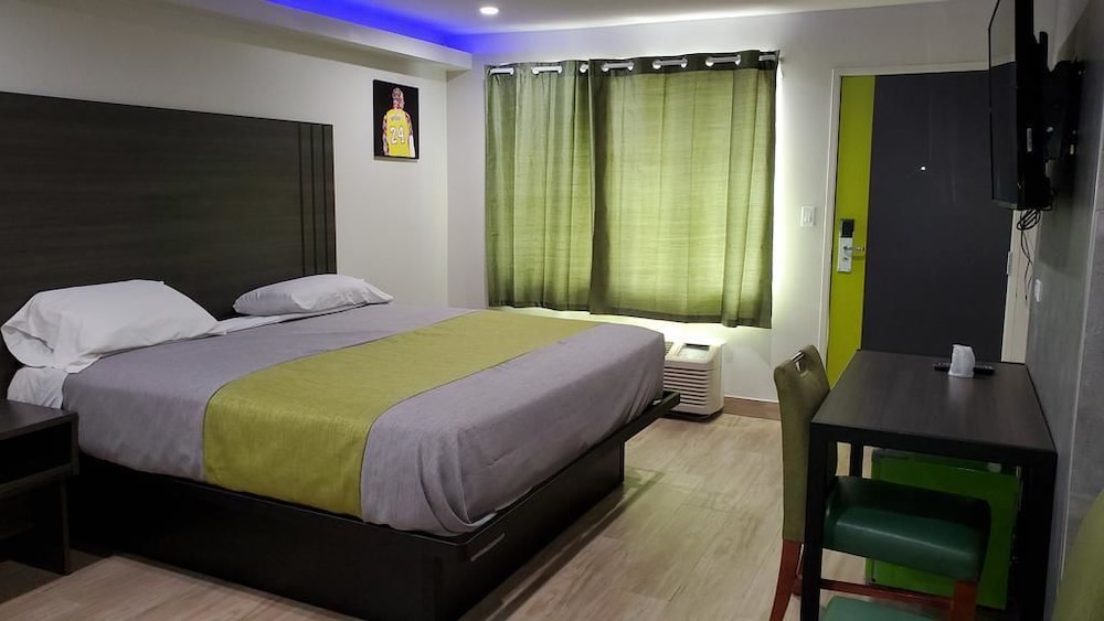 Honeymoon Room