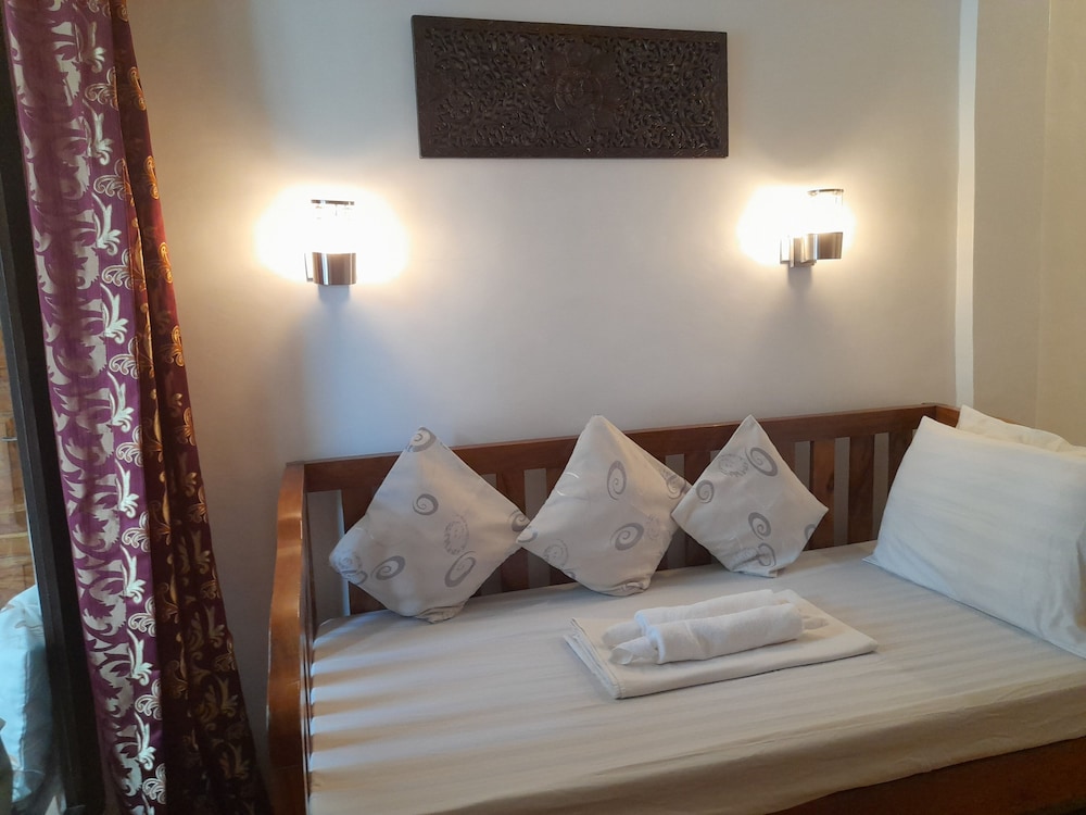 Deluxe Room, 1 Bedroom, Non Smoking, Beachfront photo 2