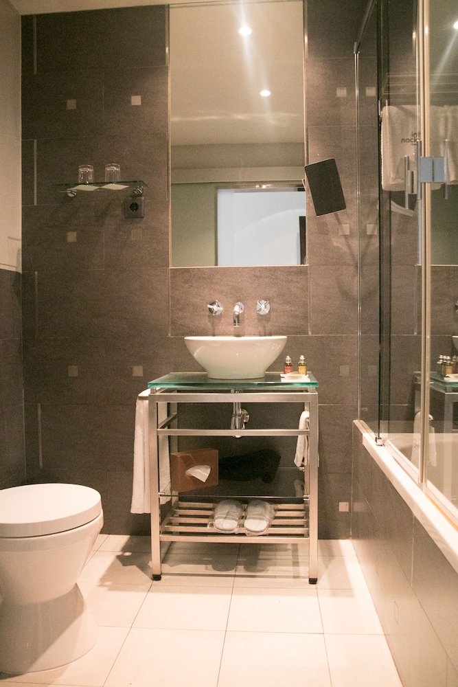 Superior Double or Twin Room (Square View) - Photo 6