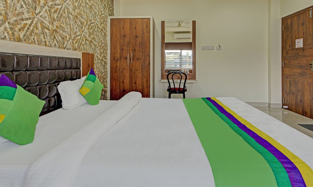 Deluxe Room - Photo 6