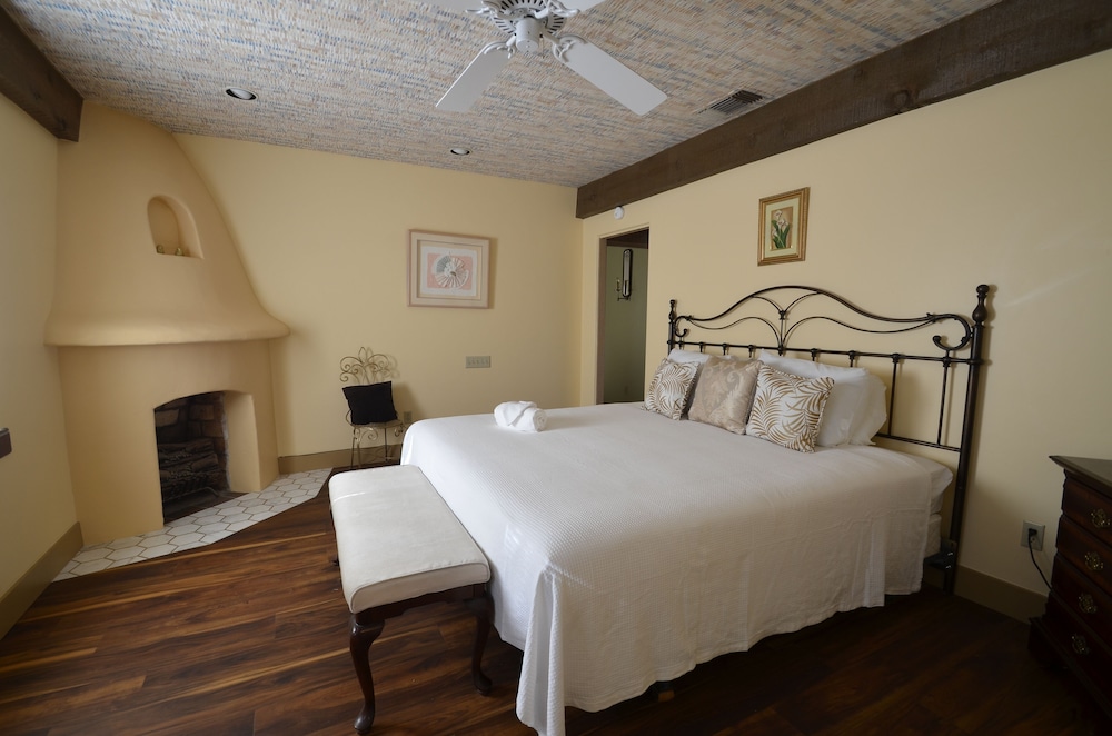 Exclusive Villa, Multiple Beds (Pickford Palms Ranch A-1, 6  mi from) - Photo 1