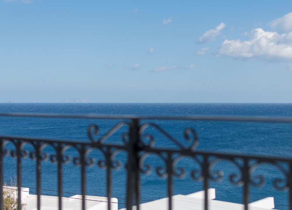 Deluxe Double Room Sea View (Galateia) photo 2