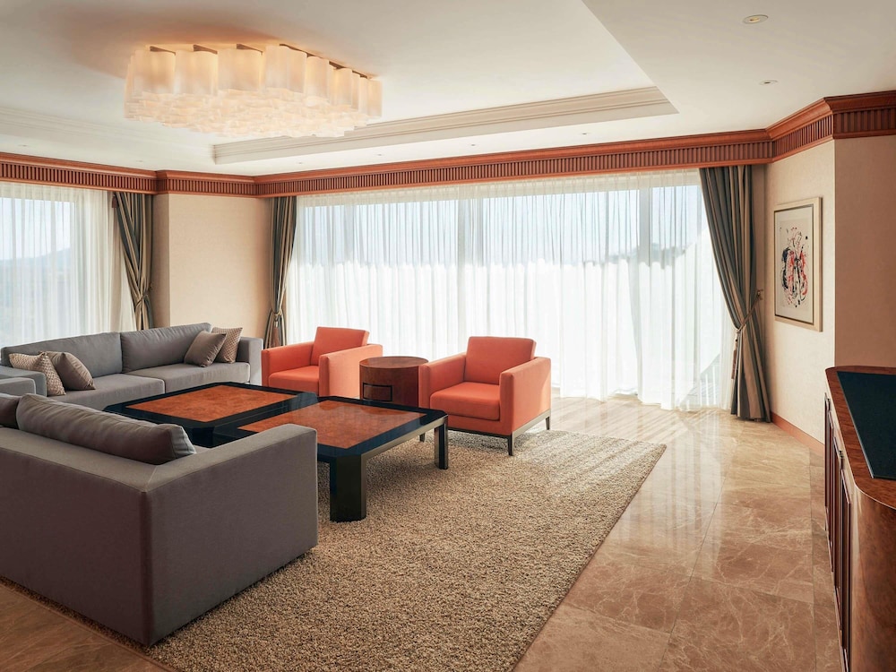 Suite, 2 Double Beds - Photo 8