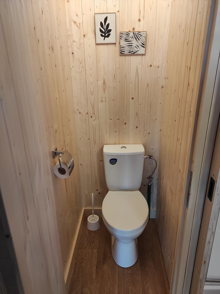 Classic Chalet, Ensuite, Lake View photo 3