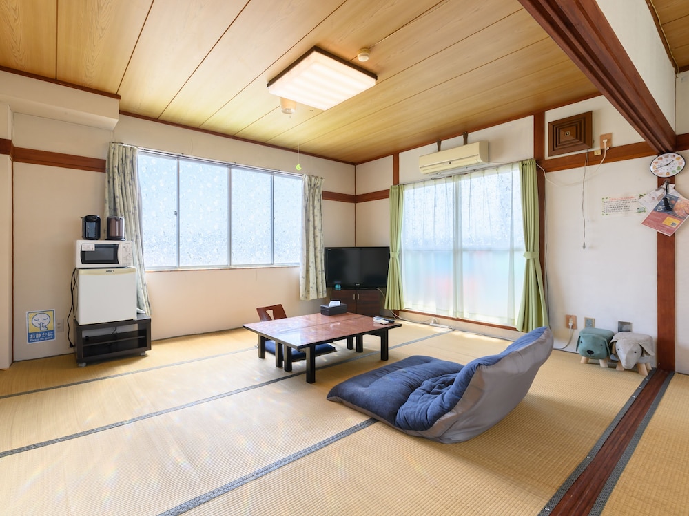 Japanese Room with Shared Washroom - Family (Non-Smoking) photo 3