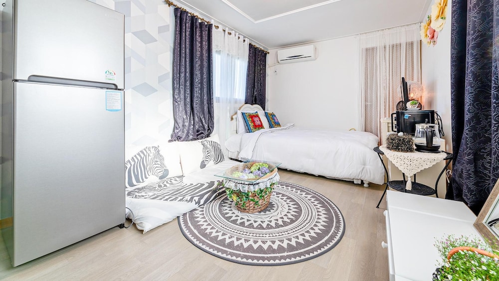 Basic Room, 1 Bedroom (oneroomhyeong) - Photo 1