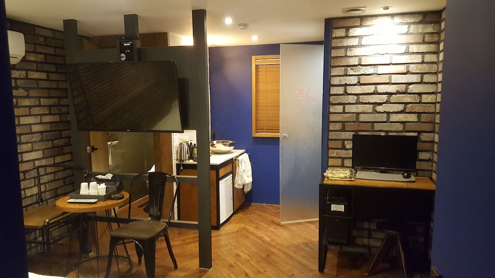 Premium Room - Photo 13