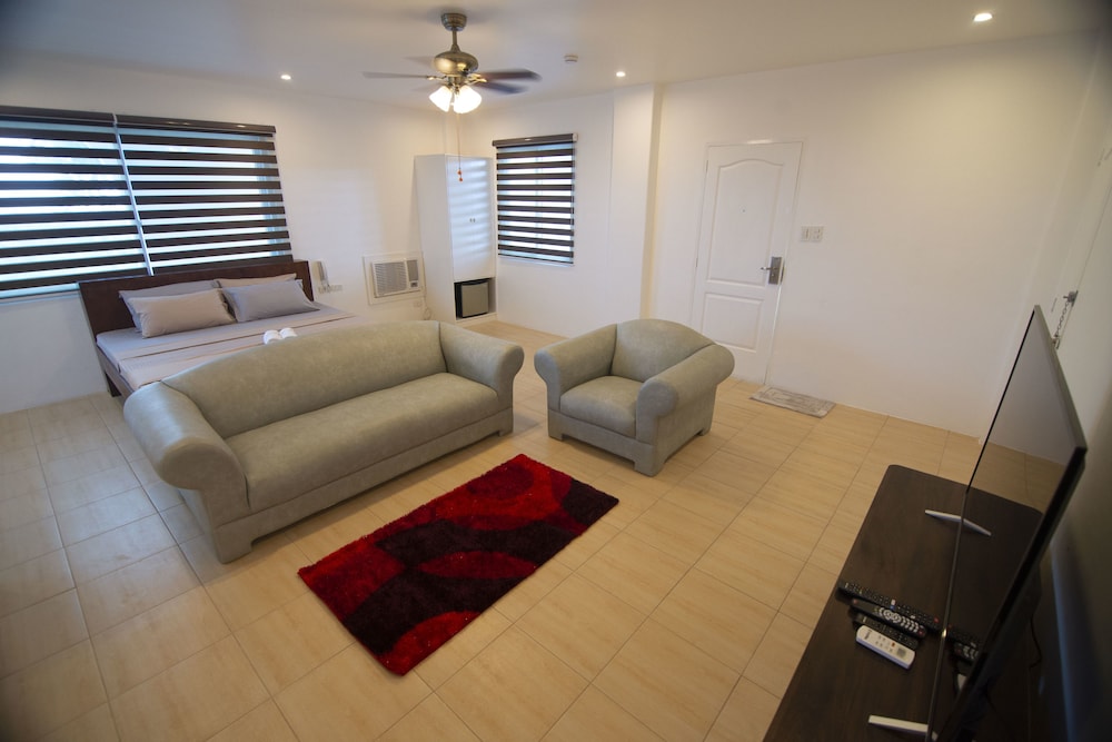 Executive Suite - Photo 1