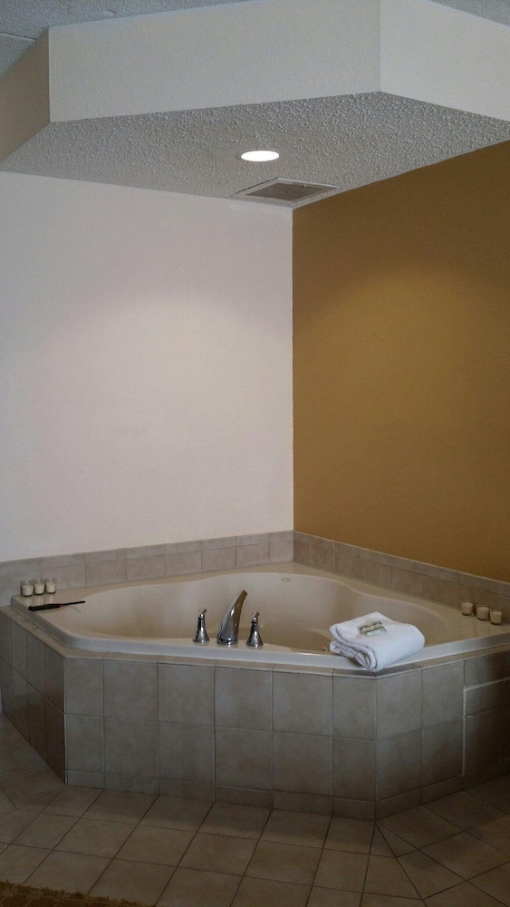 Studio Suite, 1 King Bed, Non Smoking, Jetted Tub