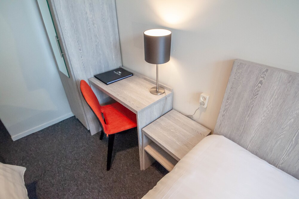 Triple Room, Shared Bathroom thumbnail 5