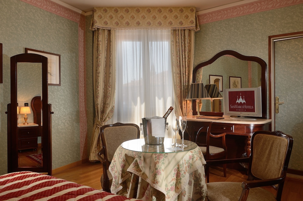 Double or Twin Room, Canal View