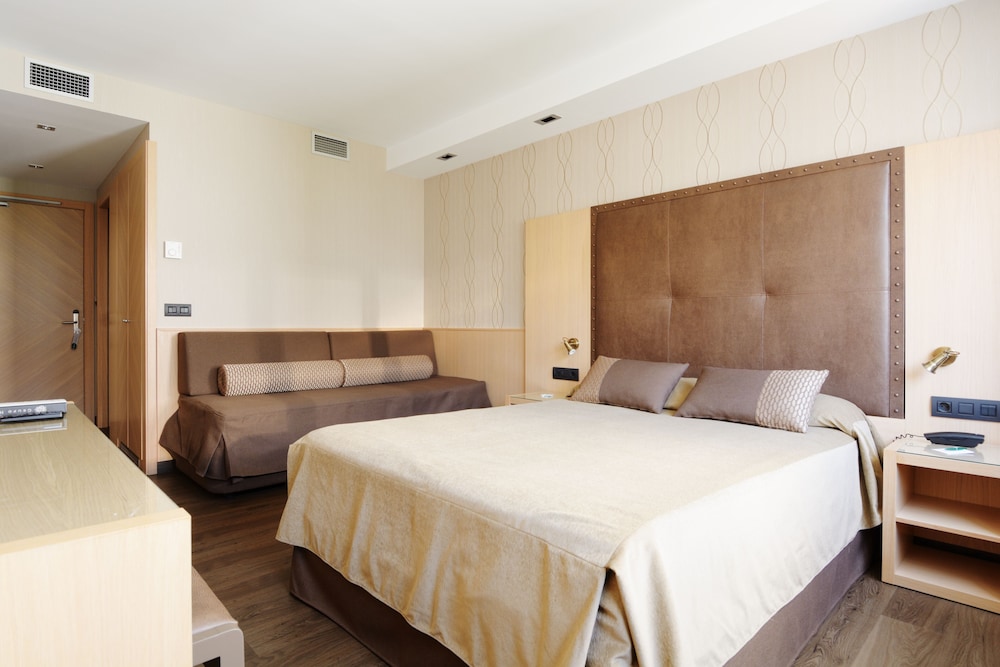 Triple Room - Photo 2