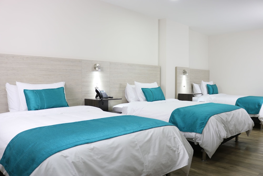 Standard Triple Room, Multiple Beds, City View photo 1