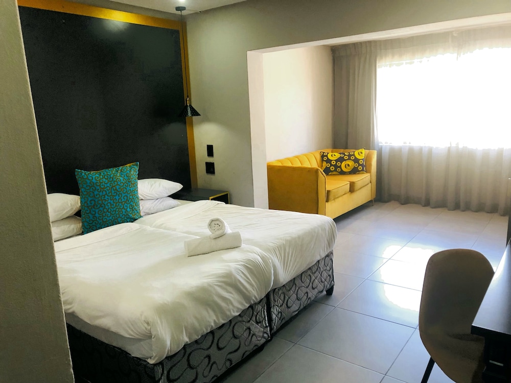 Standard Twin Room, 2 Twin Beds - Photo 3