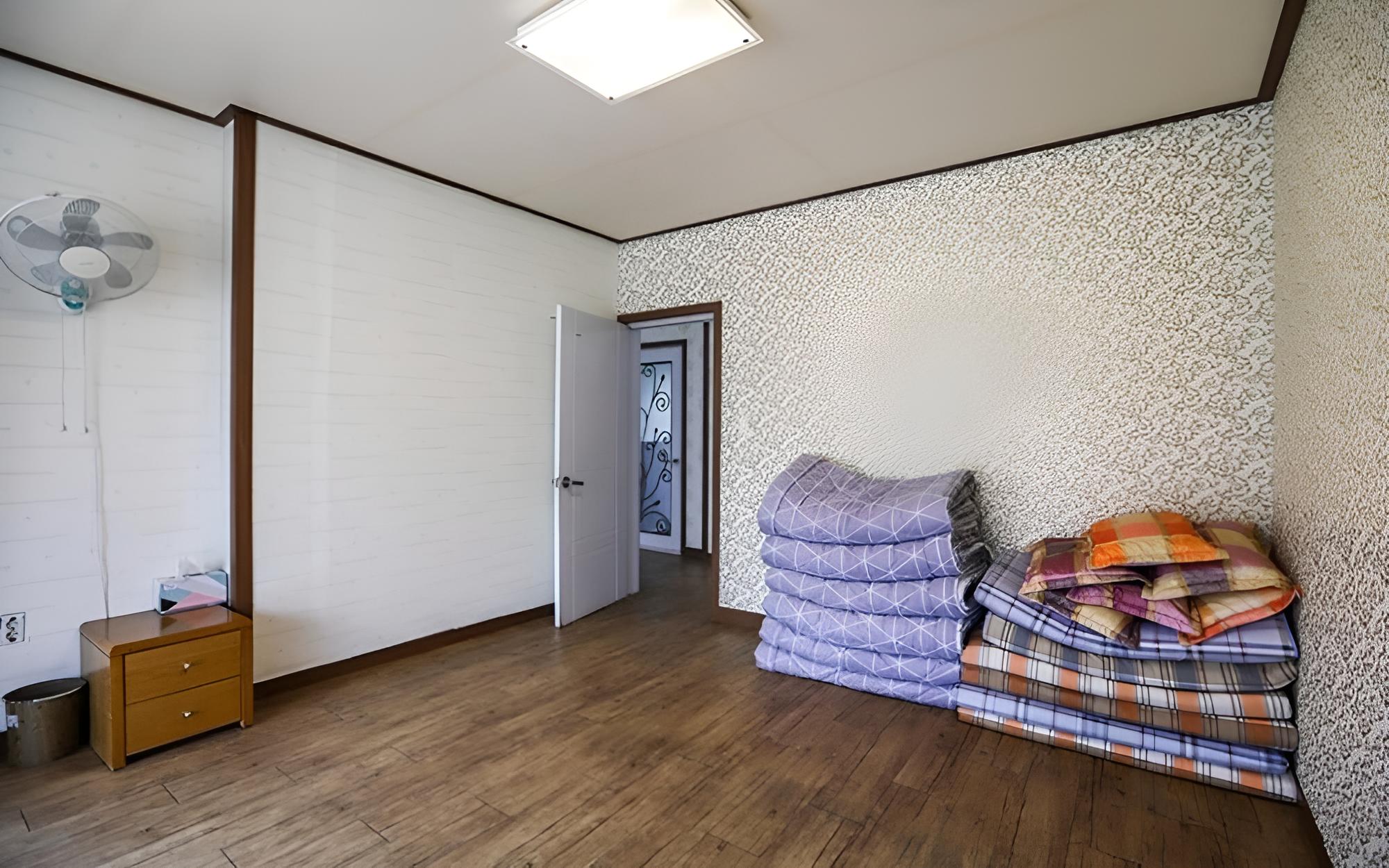 Room (7 building room 102 (50m ondol)) - Photo 3