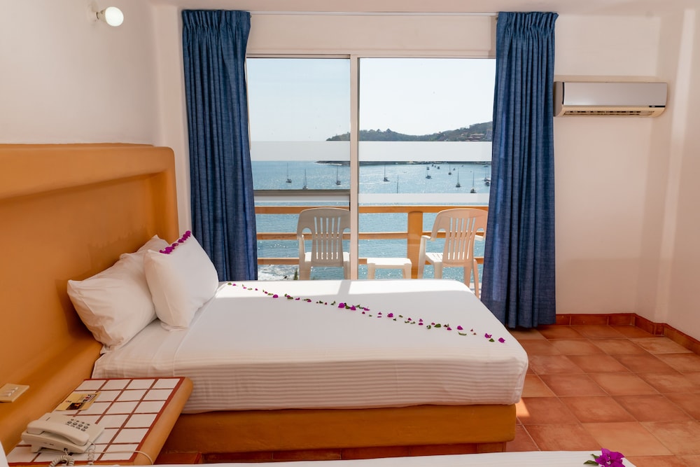 Standard Room, 2 Double Beds, Ocean View - Photo 5