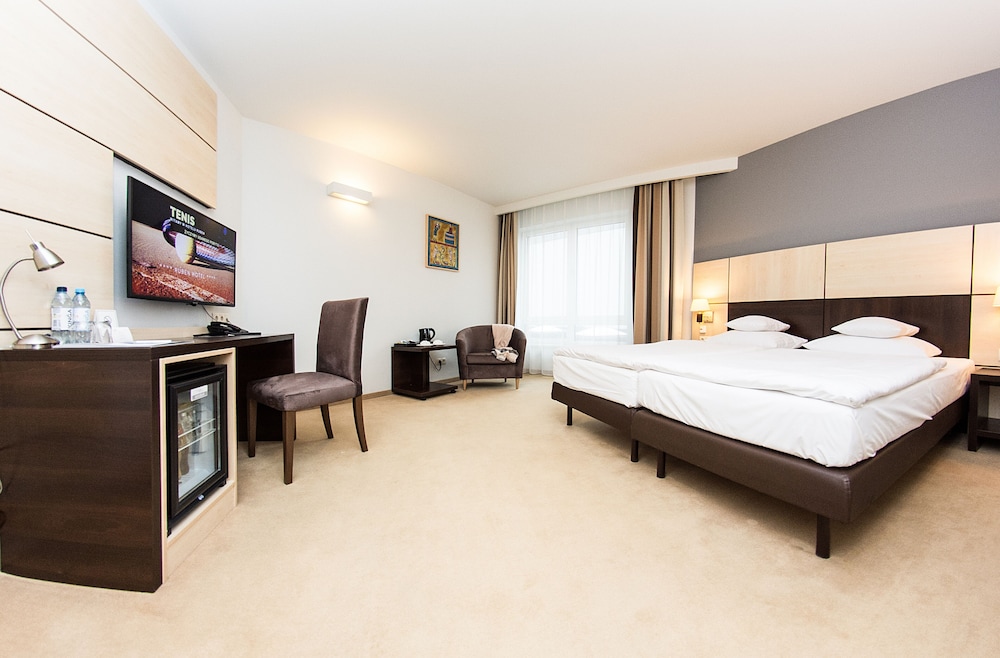 Standard Twin Room - Photo 6