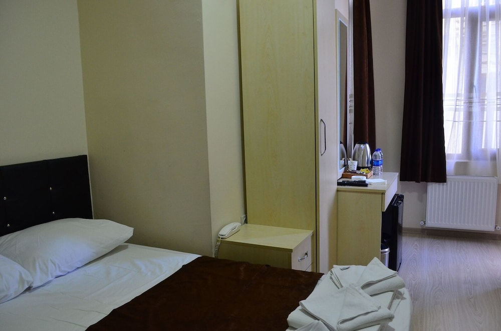 Economy Double Room photo 3